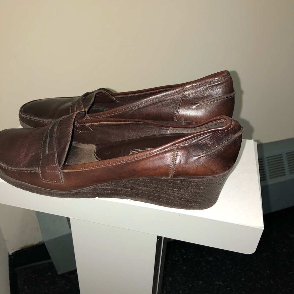 Shoes - Picture 2 of 7